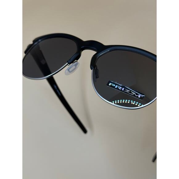 Oakley Prizm Latch Key, size 55 Black with silver accents - Picture 1 of 8